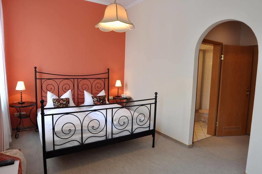 Hotel Grader Нойштадт-ан-дер-Вальднааб Экстерьер фото